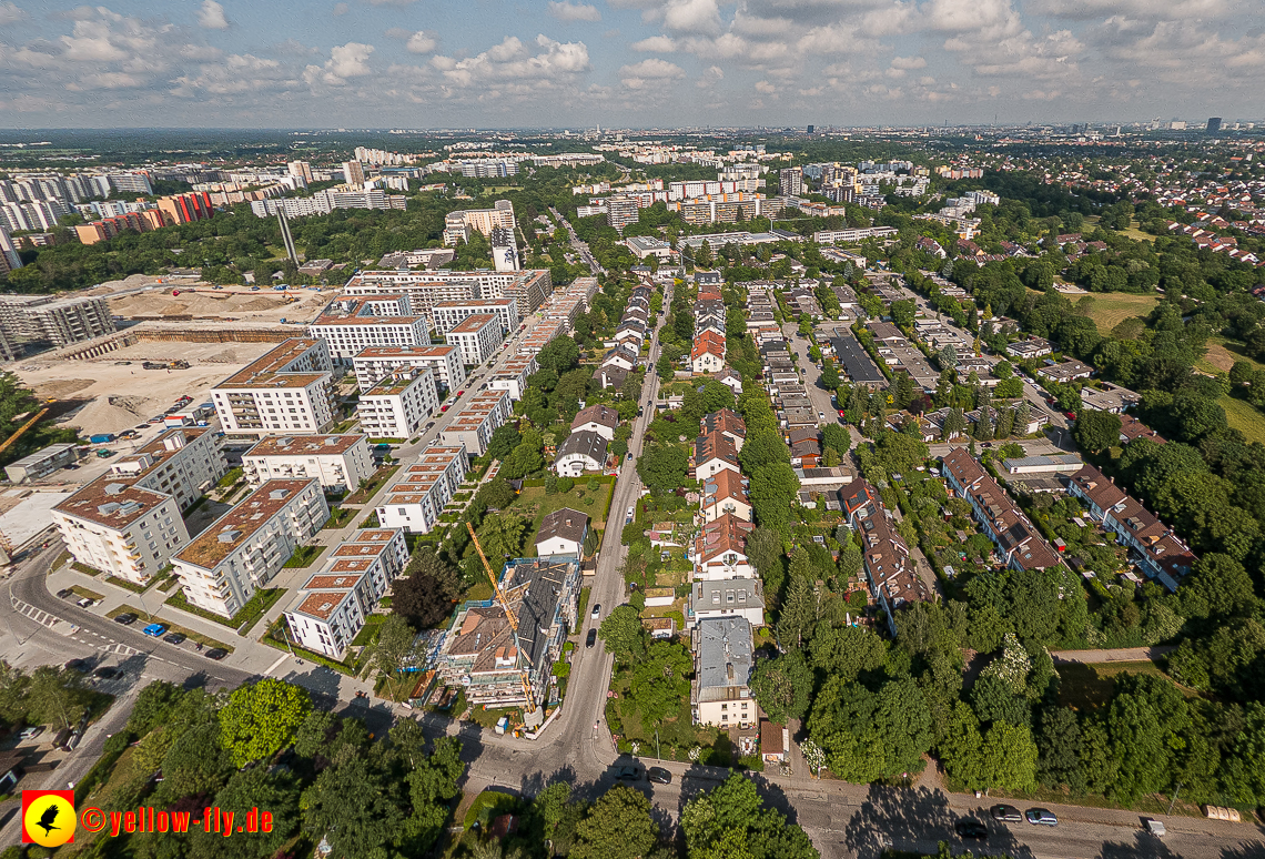 07.06.2023 - Aktuelle Luftbilder aus dem Alexisquartier und Pandion Verde in Neuperlach in München